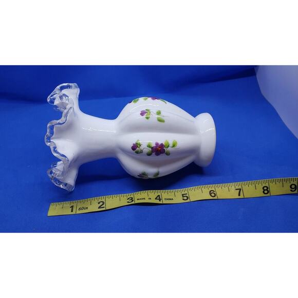 Vintage Fenton Vase Hand Painted Floral Ruffled Edge 7" Art Glass Violets - Picture 8 of 9